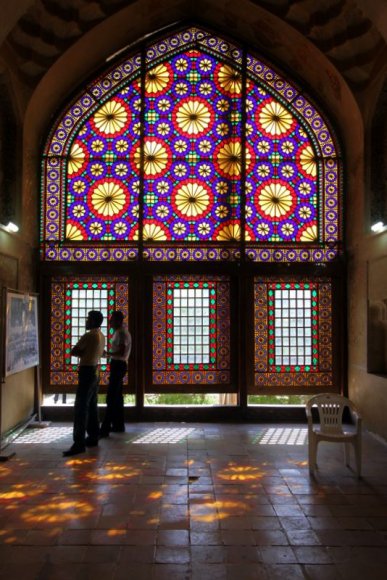Kerim Han Kalesi (Arg-e Karim Khan) içindeki fotograf sergisi.