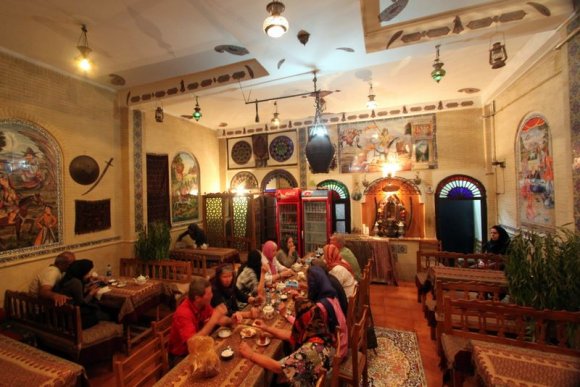 Vekil Pazarı, Saray-ı Moshirin yanındaki restoran