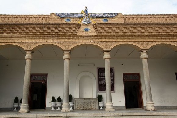 Yezd, Atesgah (Ateşgede veya Ateş Tapınağı) Zerdüştler tarafından kutsal kabul edilen yerlerden biridir.