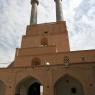 Yezd, Cuma Camii'nin minareleri, İran'daki en yüksek minarelerdir.