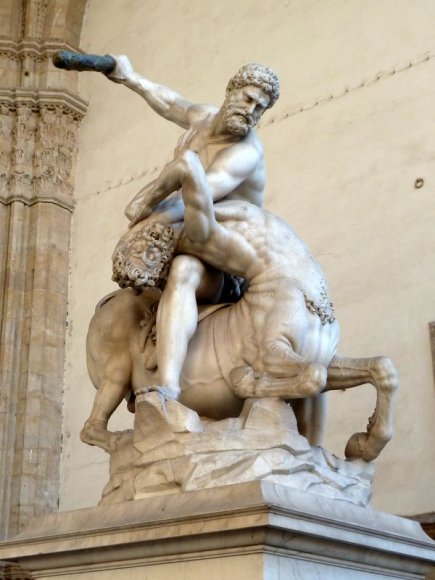 Herkül Centaur Nesso'yu yenerken, Loggia dei Lanzi.