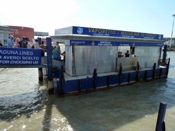 Venedik ulaşımı için Alilaguna deniz otobüsü