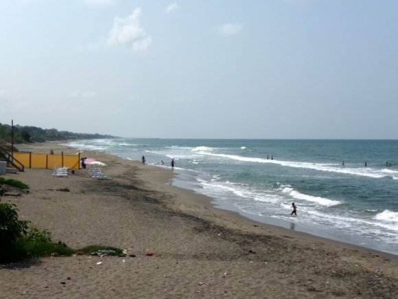 Akçakoca'ya bağlı Karaburun Kumsalı