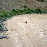 Çoruh Nehri'nde rafting yapanlar.