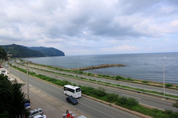 Hopa'dan Karadeniz Sahil Yolunun görünümü