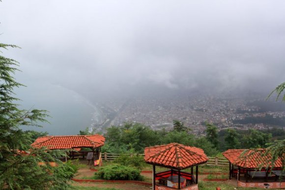 Yağmurlu bir günde Boztepe'den Ordu manzarası