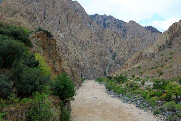 Yusufeli yolunda Çoruh Nehri