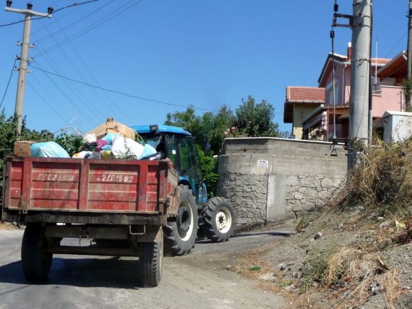 Kapıdağ Yarımada'sını daha önce gezenler bilir. Yarımada'da birbirinden güzel koylar karsılar sizi.