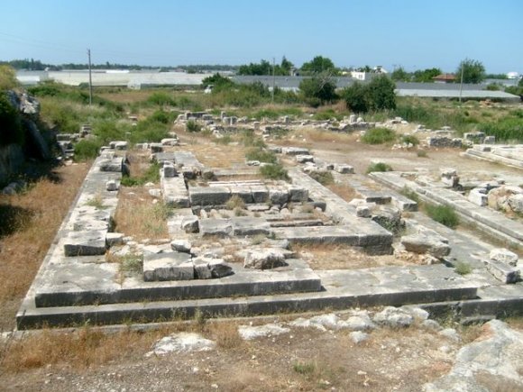 Letoon Antik Kenti, Apollon Tapınağı