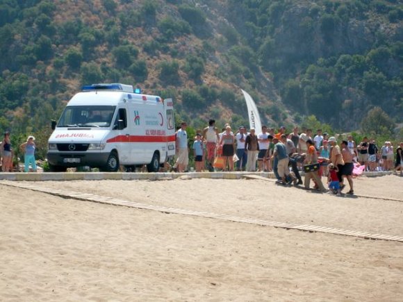 Ölüdeniz'de yamaç paraşütü kazası.