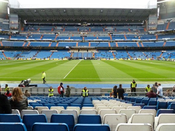 Herhalde maç öncesi Santiago Bernabeu Stadyumu'na ilk girenlerden olduk.