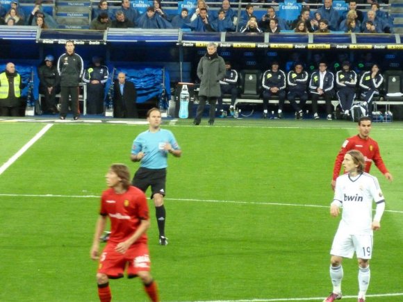 İlk yarı Real Madrid 1 - Mallorca 2 skoru ile bitti. Mourinho haklı olarak endişeli gözüküyor.