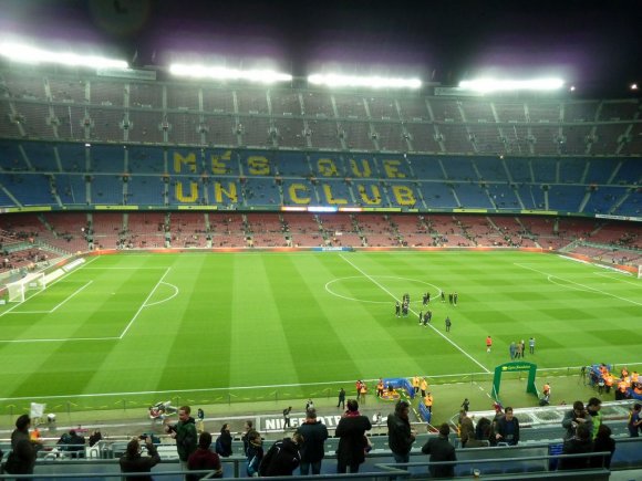 Camp Nou Stadyumu 100.000 kişilik kapasitesiyle Avrupa'nın en büyük stadyumu.