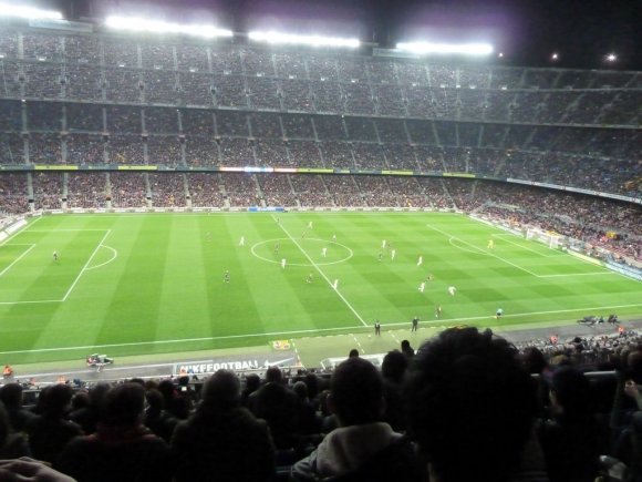 Maçın başlamasına yakın Camp Nou Stadyumunun büyük çoğunluğu doldu.