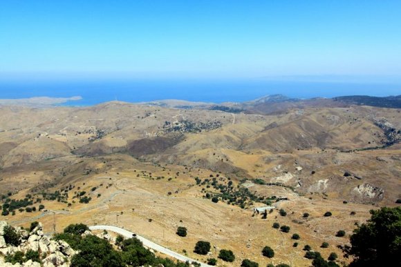 Moni Agiou Ioanou Theologou Manastırı üzerinden manzara