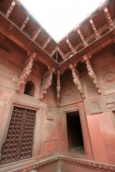Agra - Agra Kalesi'ndeki Cihangir Sarayı'nın içi.