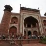 Agra - Taj Mahal'deki güney kapısı.