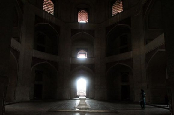 Delhi, Hümayun Türbesi'nde Hümayun'un mezarı.