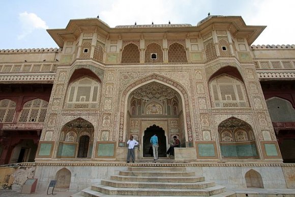 Jaipur, Amber Sarayı'nın giriş kapısı.