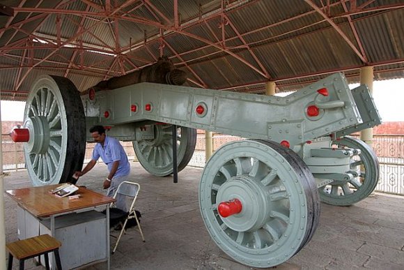 Jaipur, Dünyanın en büyük tekerlekli topu: Jaivana Topu.