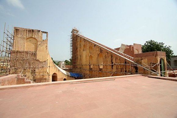 Jaipur, Jantar Mantar Gözlemevi'ndeki güneş saati.