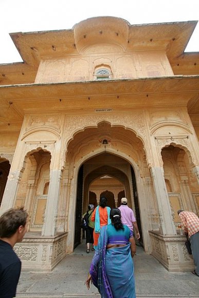 Nahargarh Kalesi, Madhavendra Bhawan Sarayı giriş kapısı.