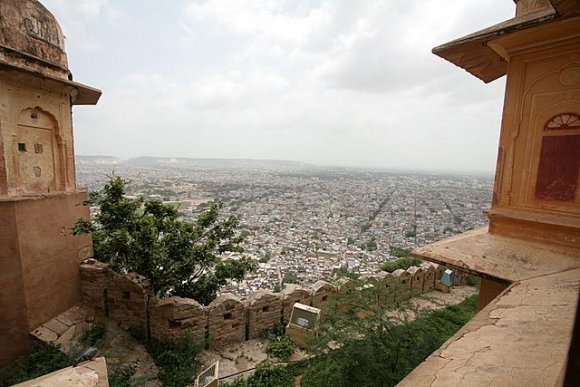 Nahargarh Kalesi'nden Jaipur şehrinin görüntüsü.