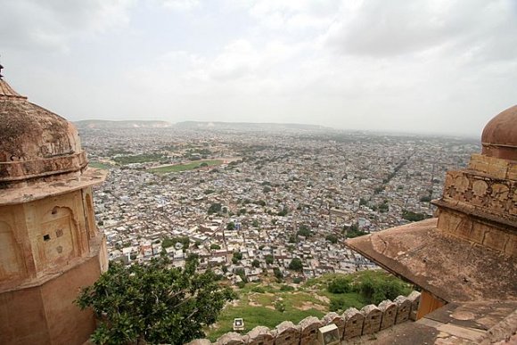 Nahargarh Kalesi'nden Jaipur şehrinin görüntüsü.