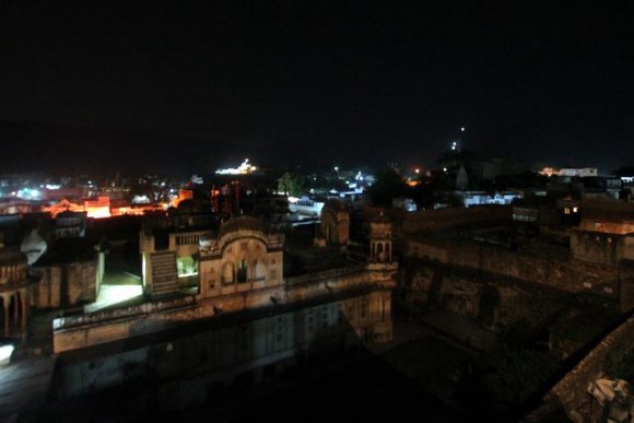 Pushkar, Gece balkonumuzdan Pushkar görüntüsü.