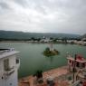 Pushkar Gölü ve kenarında ibadet edilen bir ghat.