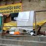 Varanasi - Ganj Nehri'ndeki bir ghatta dinlenen Hindular.