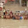 Varanasi - Ganj Nehri'nde ibadet