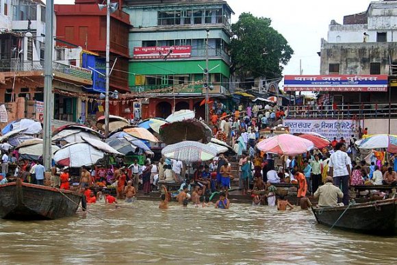 Varanasi - Ganj Nehri'nde Hindu hacılar