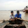 Varanasi - Ganj Nehri'ndeki tekne gezintimizdeki kürekçiler.