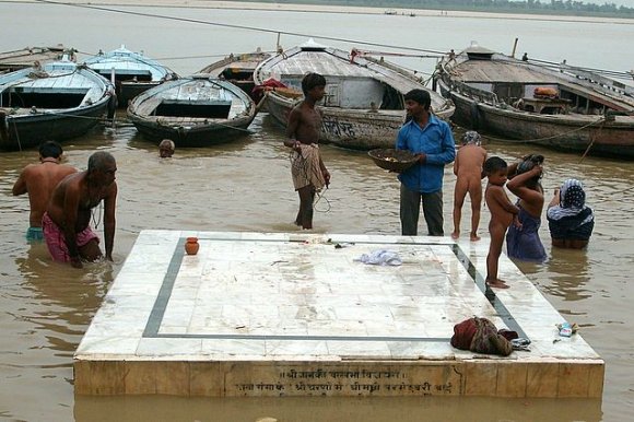 Varanasi - Ganj Nehri