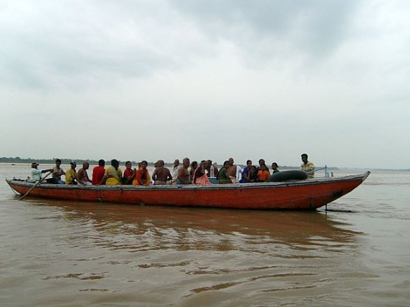 Varanasi - Nehirde toplu gezinti