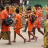 Varanasi - Sokaktaki Hindu hacılar.