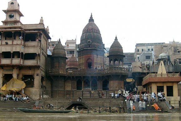 Varanasi - Ganj Nehri, ölü yakılan Manikarnika Ghat.