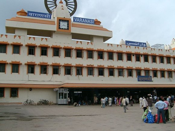 Varanasi - Varanasi tren istasyonu.