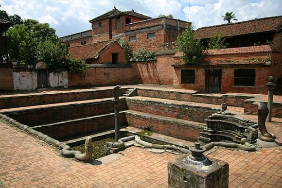 Katmandu - Bhaktapur Durbar Square, Naga Pokhari.