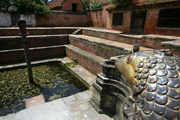 Katmandu - Bhaktapur Durbar Square, Naga Pokhari.
