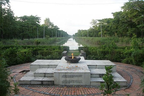 Lumbini - Ebedi ateş
