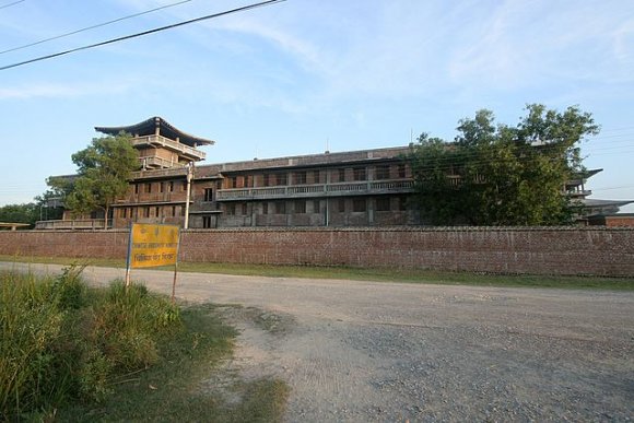 Lumbini - Budist tapınağı