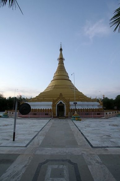 Lumbini - Myanmar Altın Tapınağı.