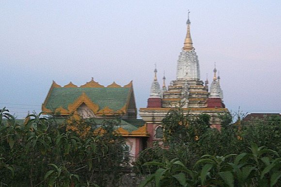 Lumbini - Budist tapınağı