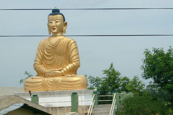 Lumbini - Buda heykeli