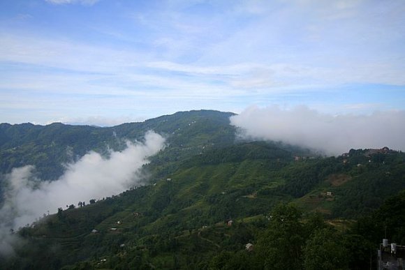 Nepal - Nagarkot. Bulutların öpüşmesi.