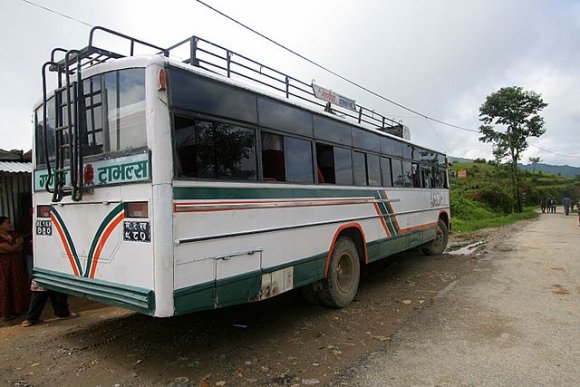 Nepal - Nagarkot. Nagarkot - Bhaktapur otobüsü.