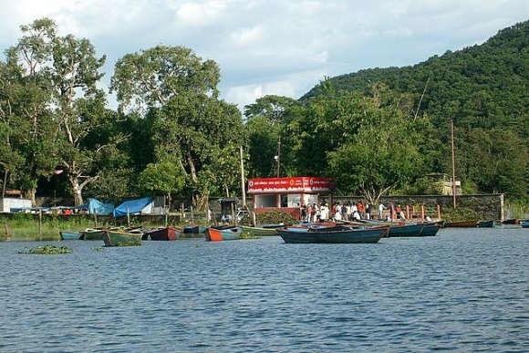 Pokhara - Phewa Gölü'nde kayık kiralama