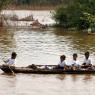 Gezmeye çıkmış çocuklar, Tonle Sap Gölü, Kamboçya